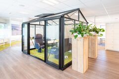 Een luxe publieke vergaderruimte bij Meet and C
