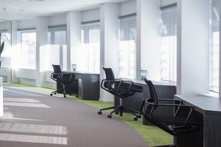 Kantoren die te huur zijn en losse werkplekken